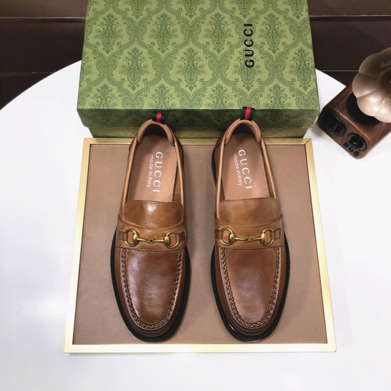 G*u*i leather shoes